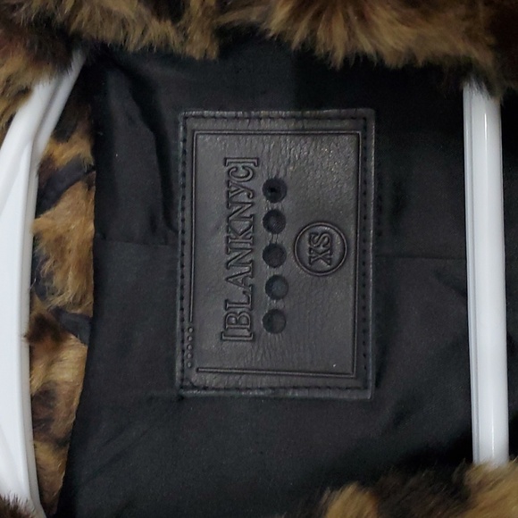 Animal print coat snap front - Picture 2 of 4